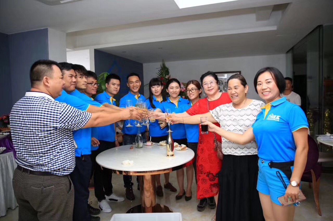 熱烈祝賀創(chuàng)綠家空氣治理?？诜?wù)中心新落成！