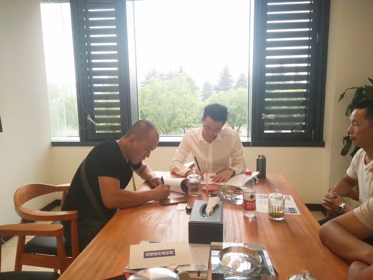 熱烈祝賀邯鄲武安馮總簽約創(chuàng)綠家！