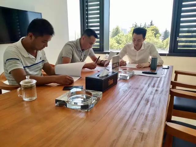 熱烈祝賀蕪湖鳩江孫總、潘總簽約創(chuàng)綠家！
