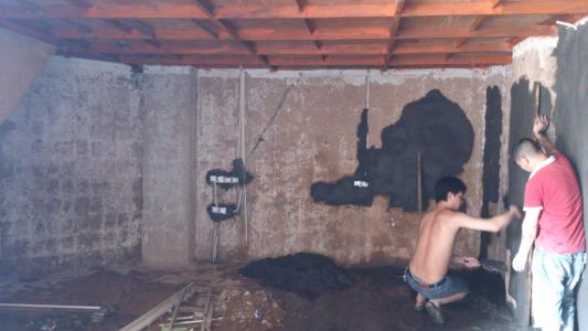 剛開業(yè)四個月的小店關(guān)門歇業(yè)，原因有兩點：一是甲醛超標了5倍多，二是老板娘因此流產(chǎn)了……