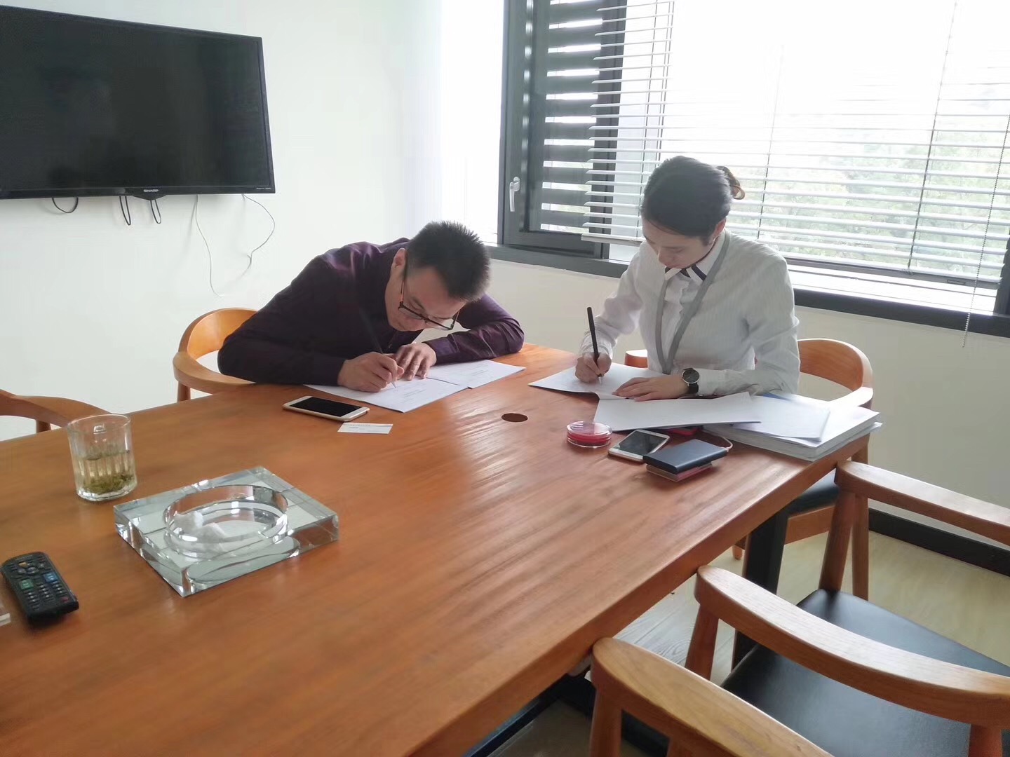 熱烈祝賀劉總簽約創(chuàng)綠家銅仁市縣級(jí)代理！