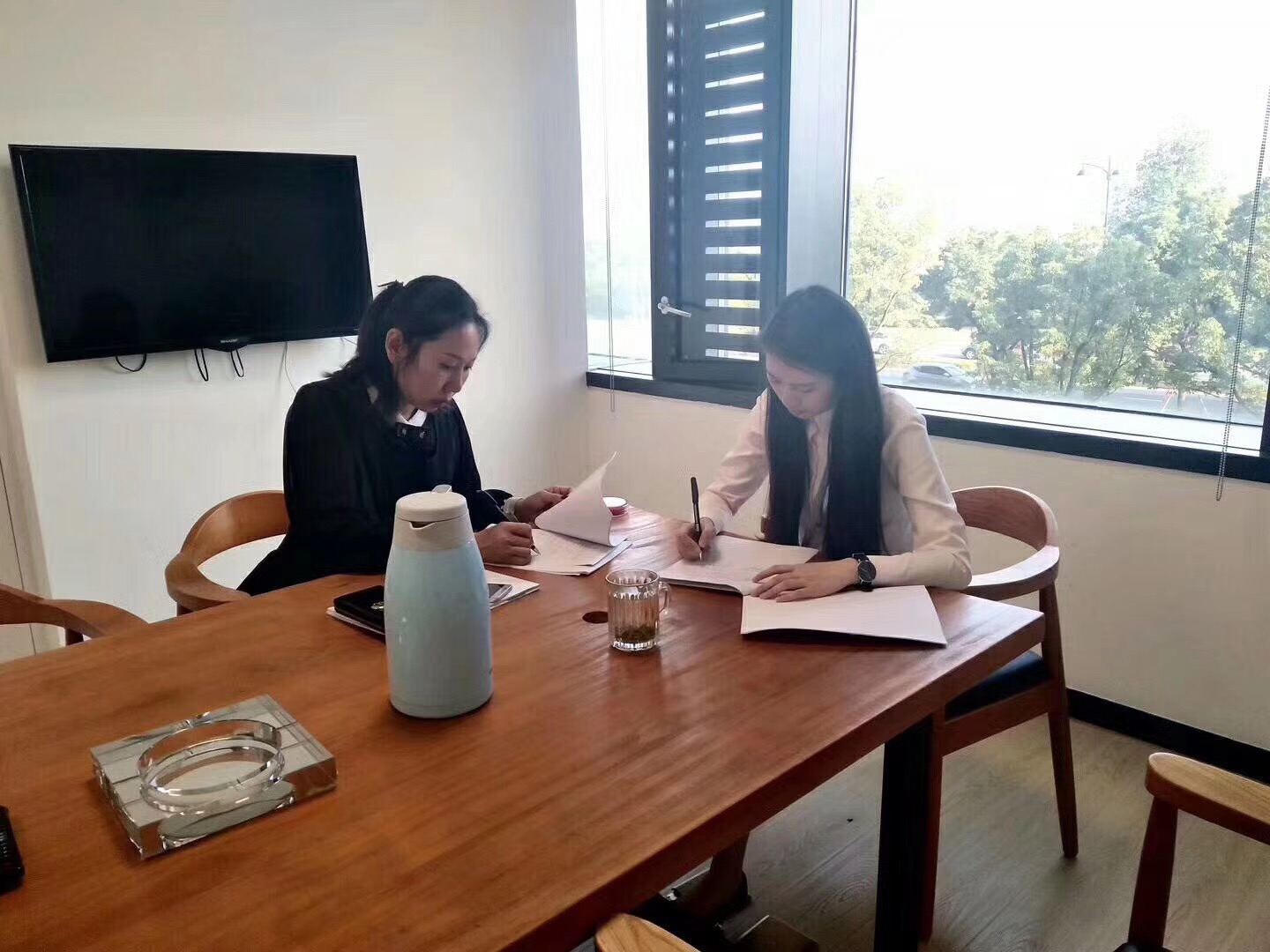 熱烈祝賀閔總、楊總簽約創(chuàng)綠家鶴崗市區(qū)級(jí)代理！