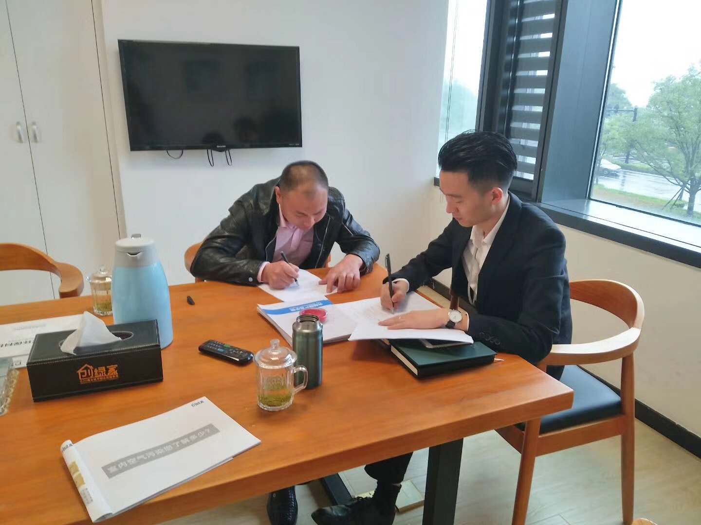 熱烈祝賀周總簽約創(chuàng)綠家鷹潭市區(qū)級(jí)代理！