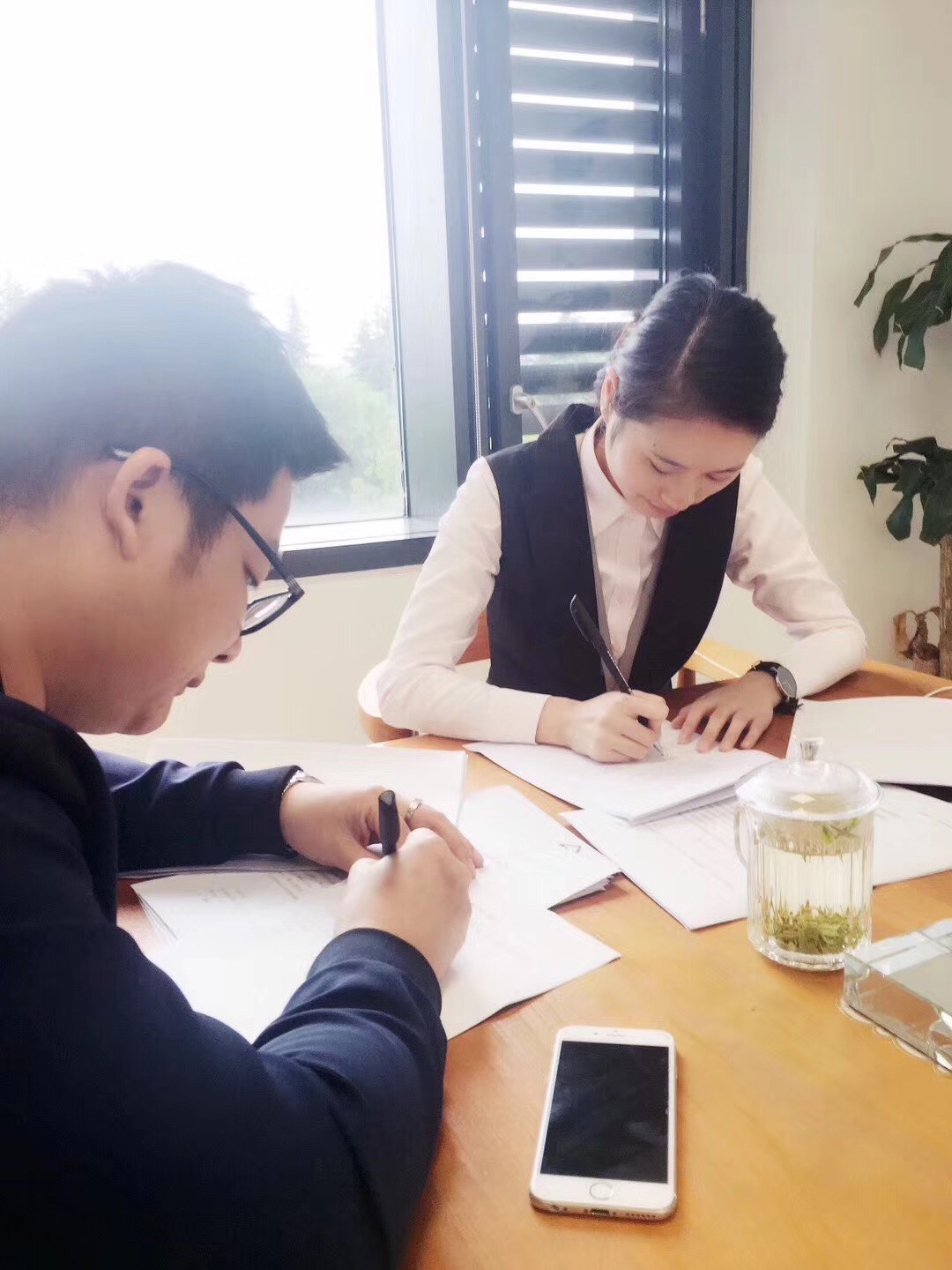 熱烈祝賀丁總簽約創(chuàng)綠家紹興市區(qū)級(jí)代理！