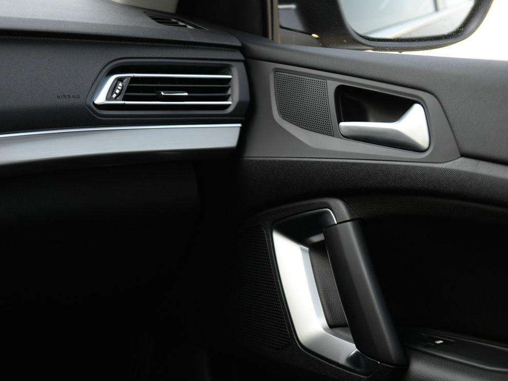 一輛汽車怎么能不受潮呢？