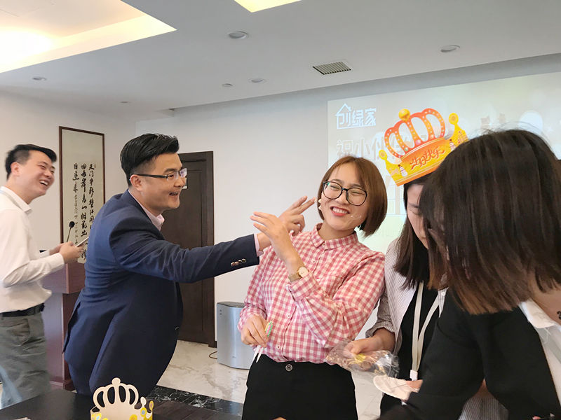 【4月生日會】業(yè)務(wù)很硬核，而我們只是甜美小公舉