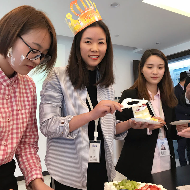 【4月生日會】業(yè)務(wù)很硬核，而我們只是甜美小公舉