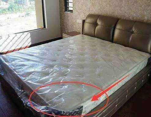 床墊薄膜要撕?jiǎn)?？不僅要撕還要除甲醛！