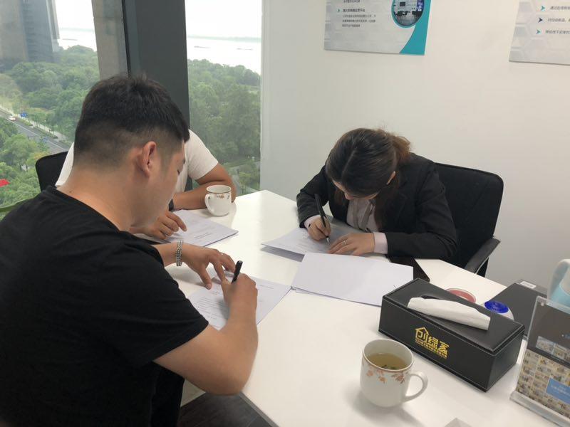 熱烈祝賀于總、沙總簽約創(chuàng)綠家阜陽市區(qū)級代理！