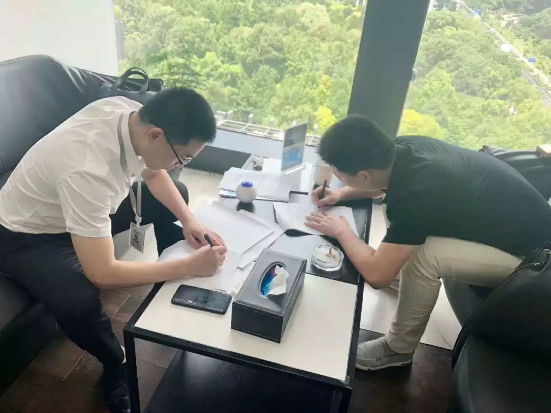 熱烈祝賀劉總簽約創(chuàng)綠家安康市區(qū)級(jí)代理！