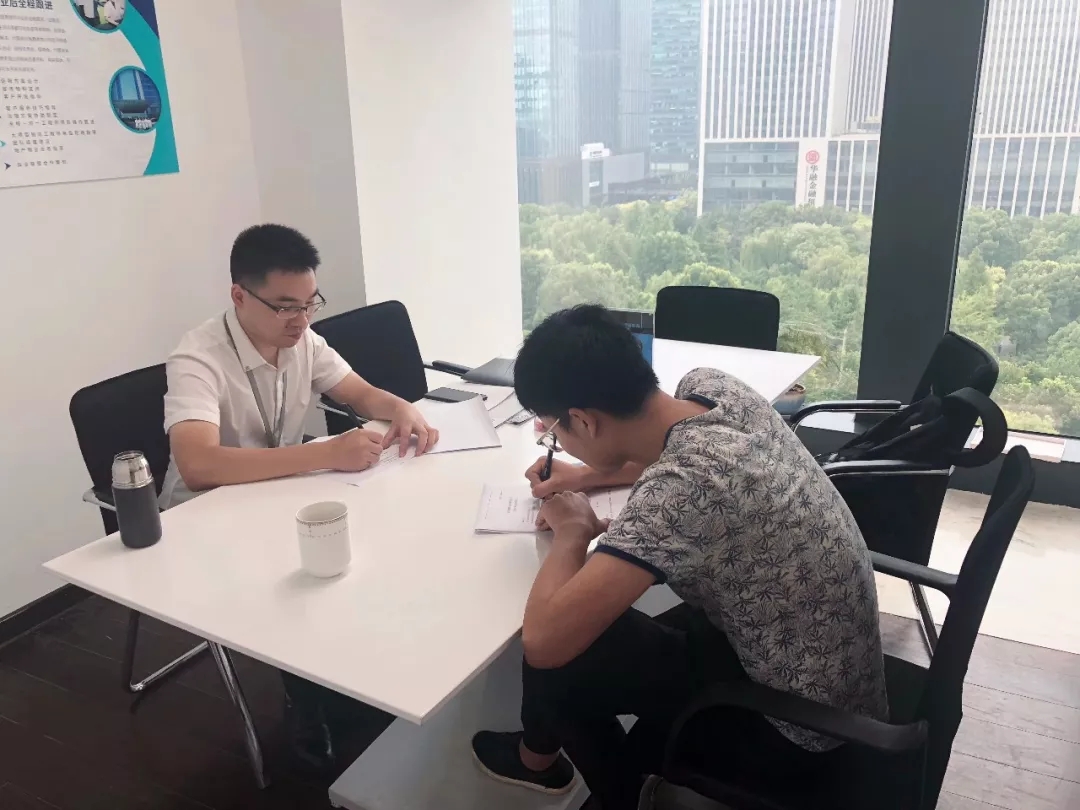 熱烈祝賀董總簽約創(chuàng)綠家重慶市區(qū)級(jí)代理！