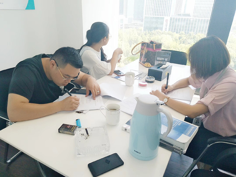 熱烈祝賀馬總夫婦簽約創(chuàng)綠家鹽城市區(qū)級代理！