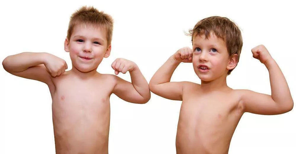 4歲男孩和媽媽辦“婚禮”，真相令人淚崩！