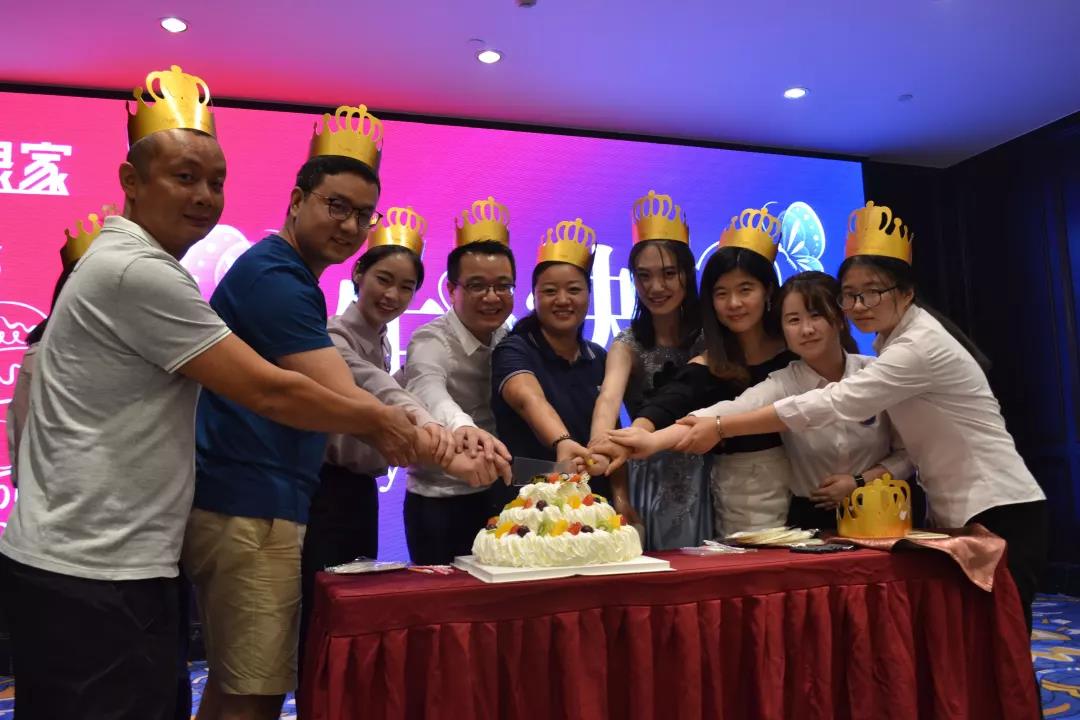 創(chuàng)綠家環(huán)保2018年中工作會(huì)議暨5周年慶典圓滿結(jié)束！