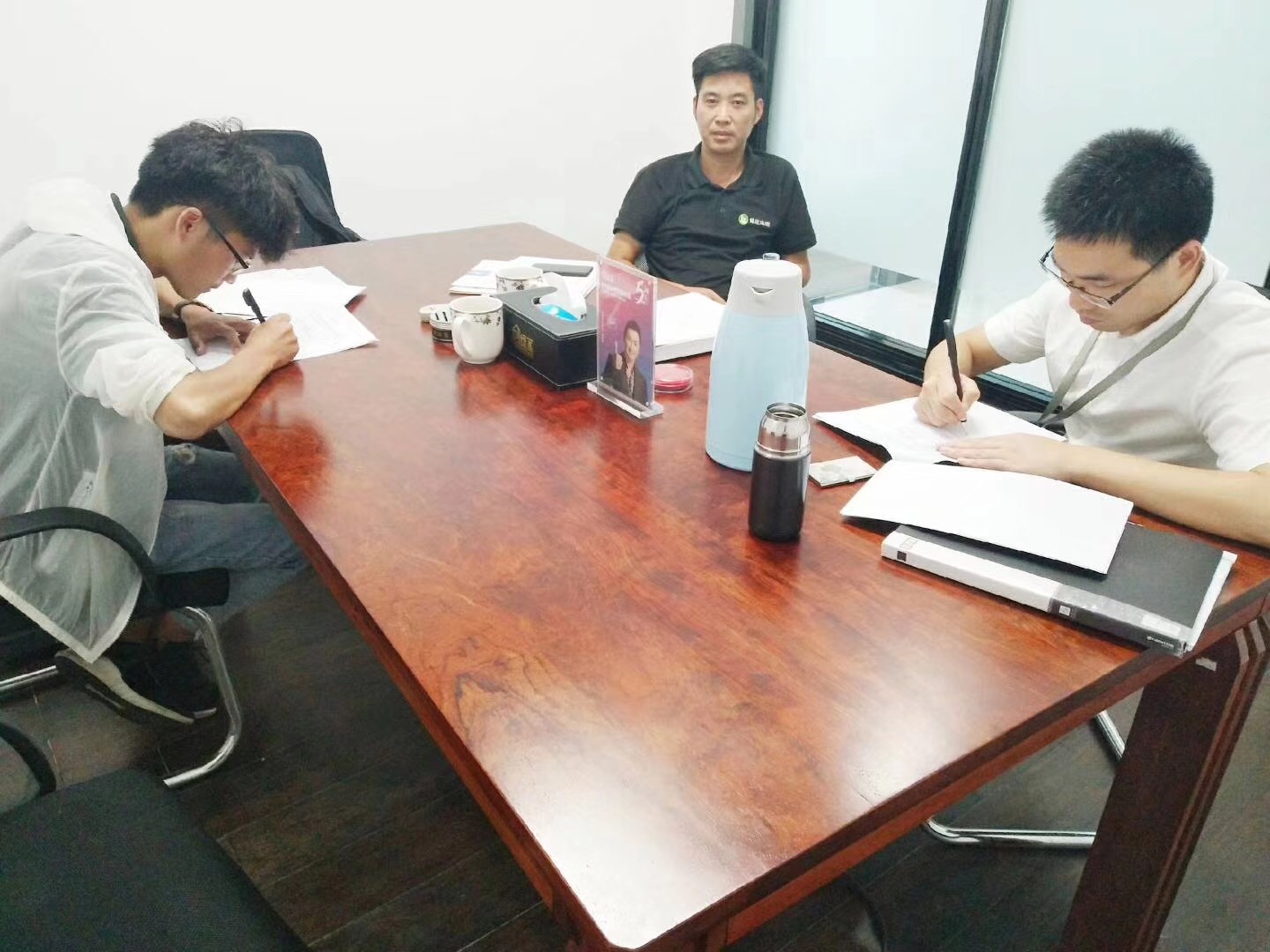 熱烈祝賀鮑總父子簽約創(chuàng)綠家浙江省縣級代理！