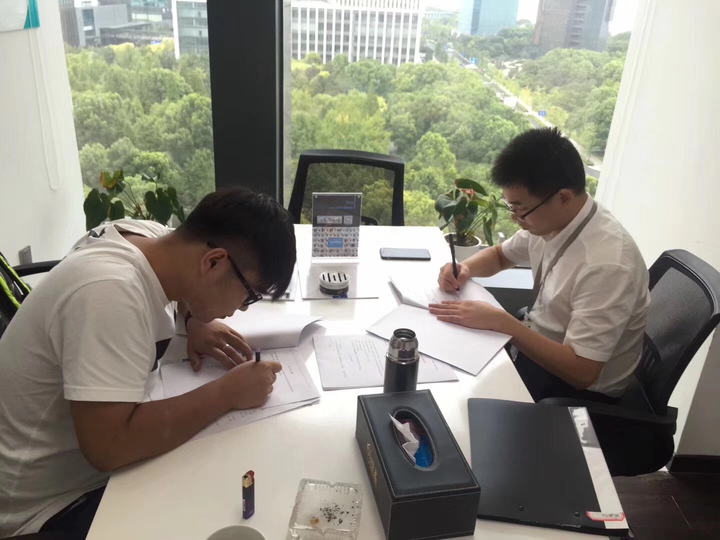 熱烈祝賀王總簽約創(chuàng)綠家福州市區(qū)級(jí)代理！