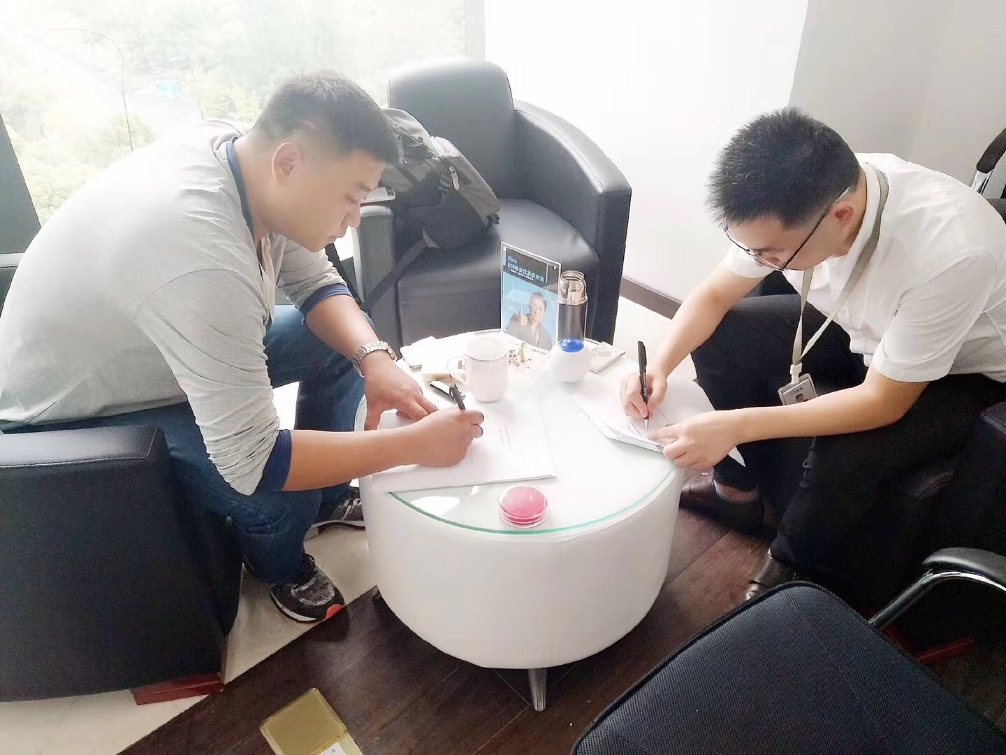 熱烈祝賀王總簽約創(chuàng)綠家鄭州市區(qū)級代理！