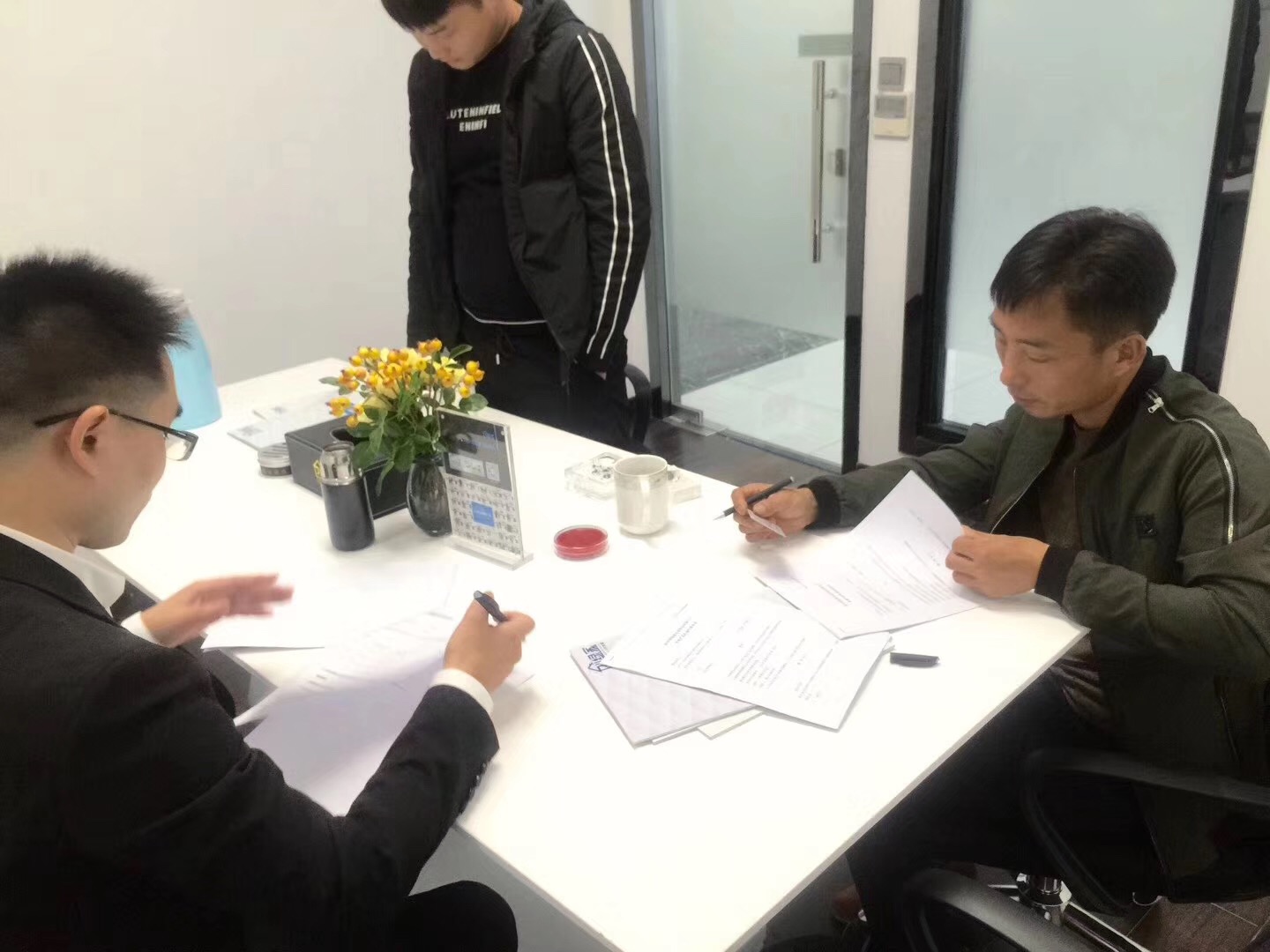 熱烈祝賀胡總簽約創(chuàng)綠家新余市區(qū)級(jí)代理！