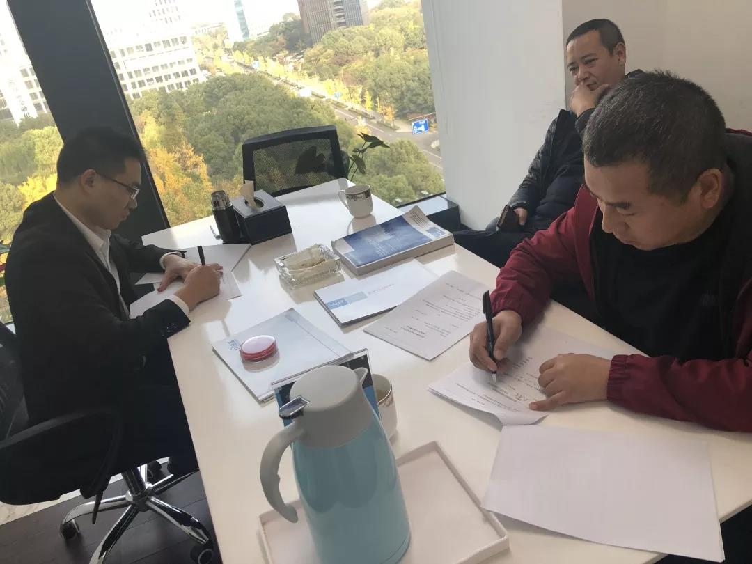 熱烈祝賀武總、王總簽約創(chuàng)綠家包頭市區(qū)級代理！