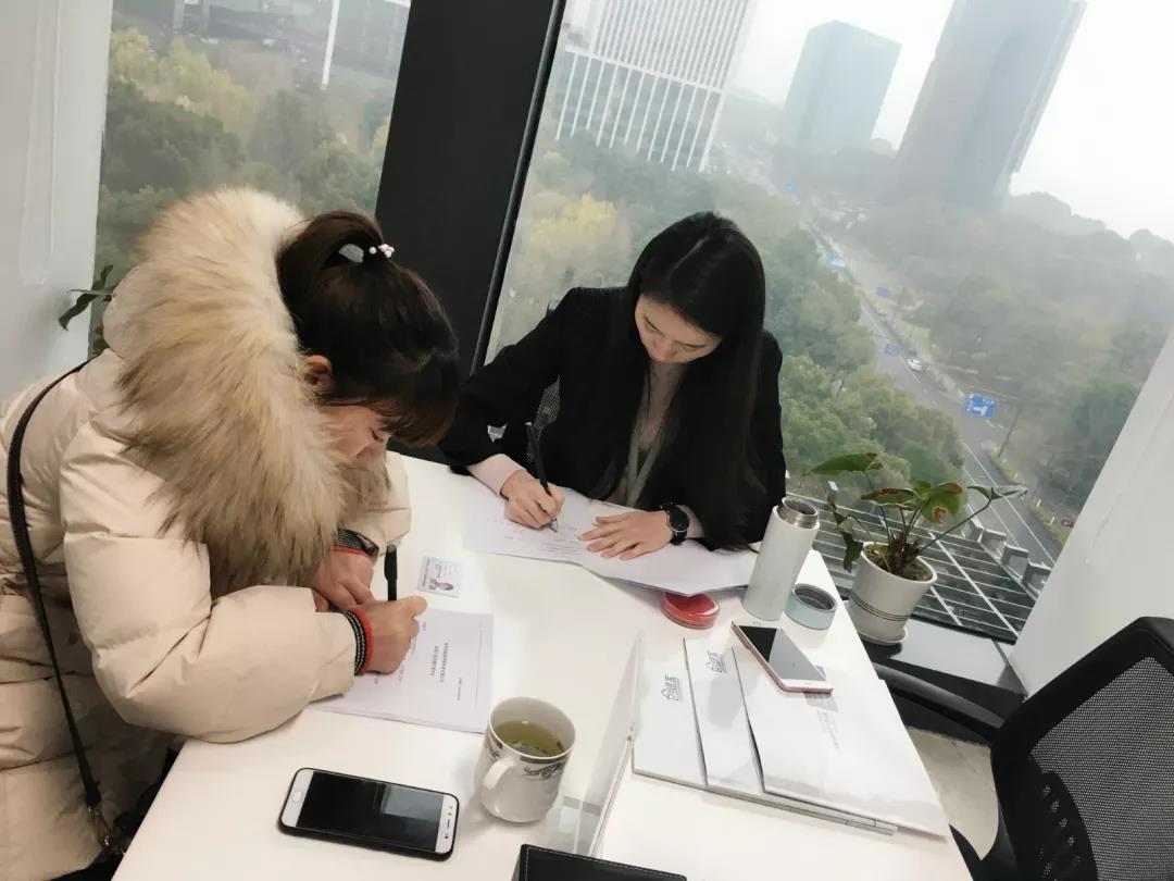 熱烈祝賀張總簽約創(chuàng)綠家河南省周口市縣級代理！