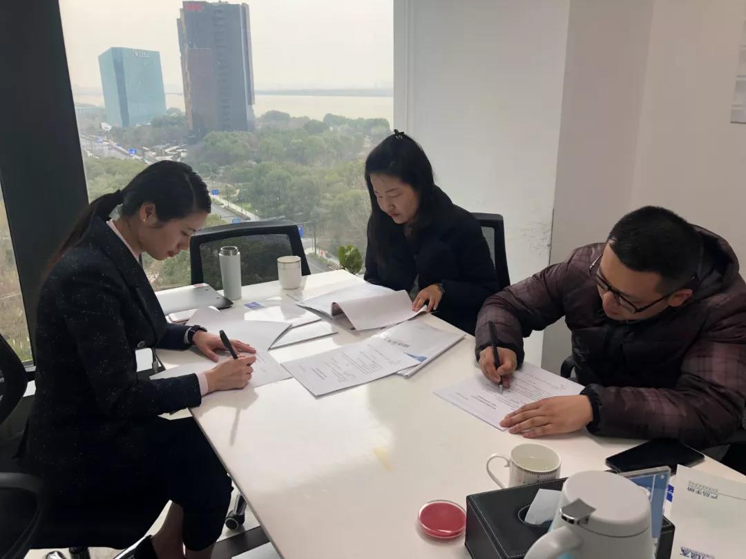 熱烈祝賀斯總夫婦簽約創(chuàng)綠家上海市區(qū)級代理！