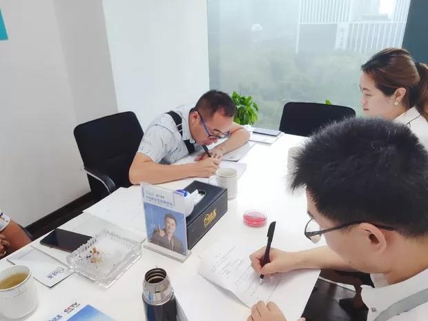 熱烈祝賀張總簽約創(chuàng)綠家四川省瀘州市區(qū)級(jí)代理！