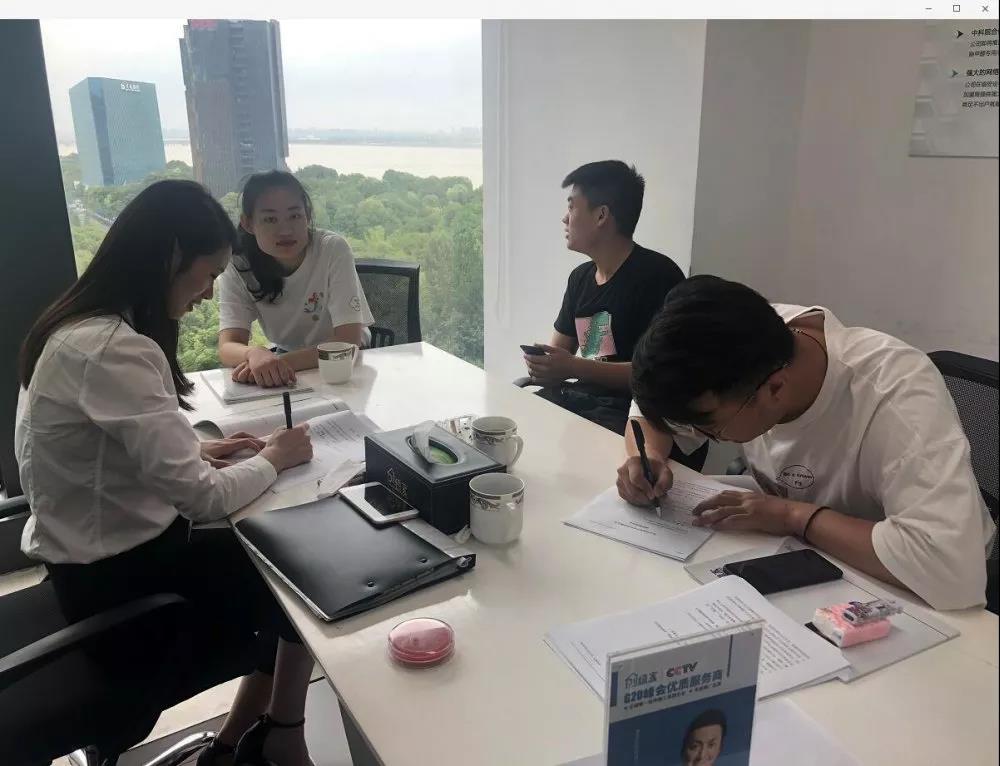 熱烈祝賀王總、趙總簽約創(chuàng)綠家新疆省烏魯木齊市區(qū)級(jí)代理！