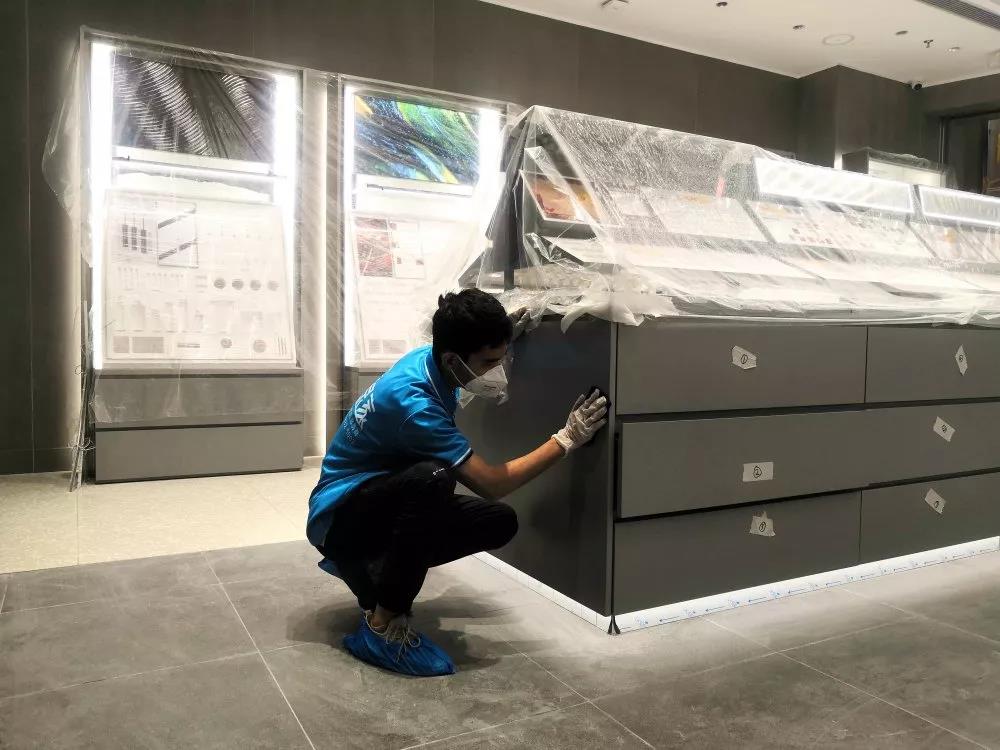 完美日記是一個國產(chǎn)大眾美妝品牌，價格良心堪稱國貨之光，也深受年輕人喜愛。