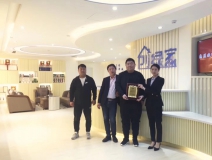 熱烈祝賀魏總、吳總、楊總簽約創(chuàng)綠家陜西省市級代理！