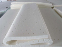 東南亞乳膠“被作假”，驚現(xiàn)甲醛超標乳膠床墊！