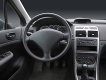 未經(jīng)過甲醛治理的新車，老人兒童不宜乘坐