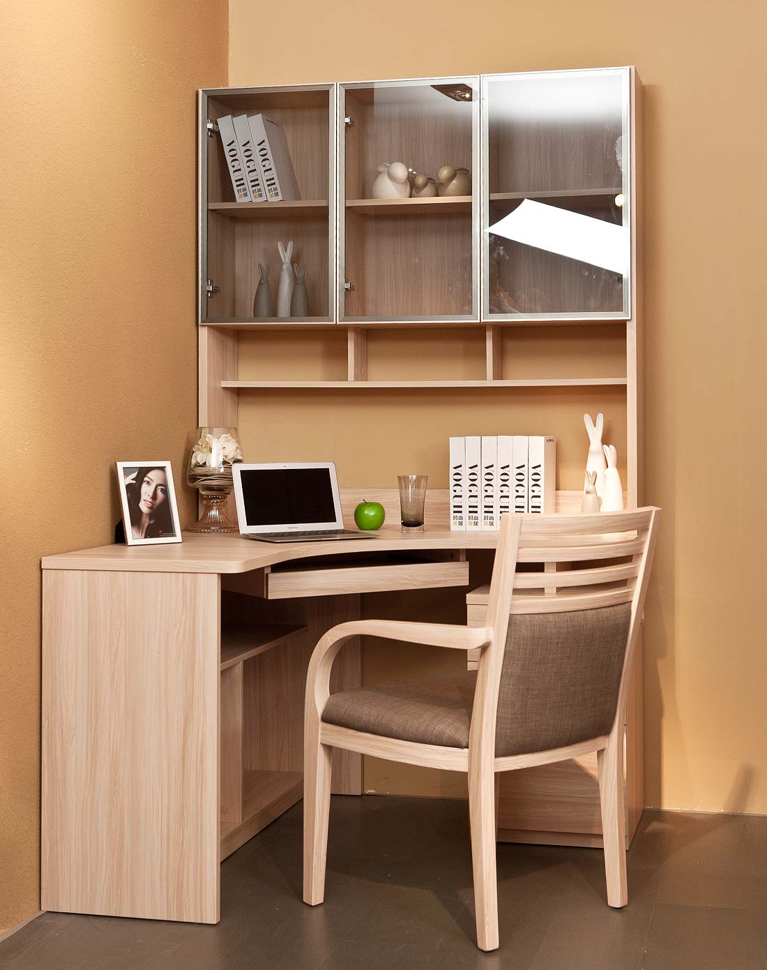 不懂得裝修后除甲醛讓書桌超標(biāo)，引起孩子厭學(xué)！