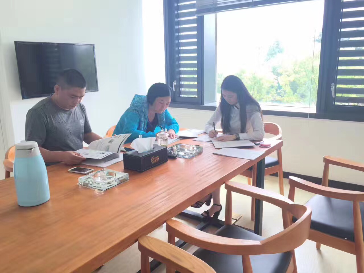 熱烈祝賀焦作朱總、鄭總夫婦簽約創(chuàng)綠家！