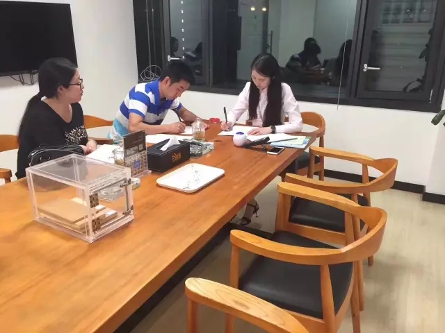 熱烈祝賀南昌經(jīng)濟(jì)開發(fā)區(qū)徐總、聶總夫婦簽約創(chuàng)綠家！